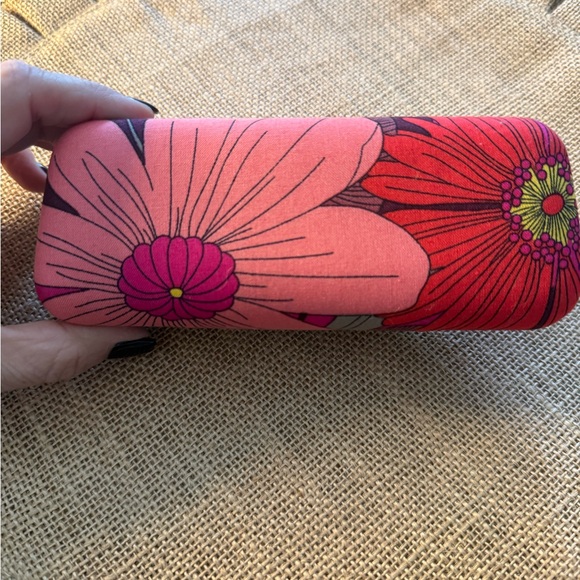 Vera Bradley Pink Floral Hard Eyeglass Case - Picture 2 of 3